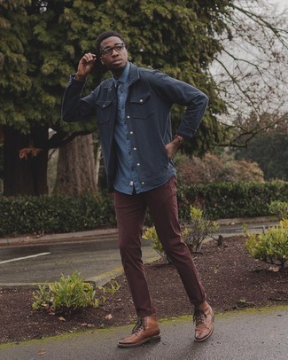 Какие ботинки броги носить с темно-синей курткой-рубашкой