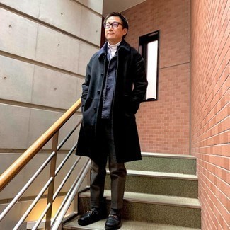 С чем носить темно-синюю куртку-рубашку мужчине