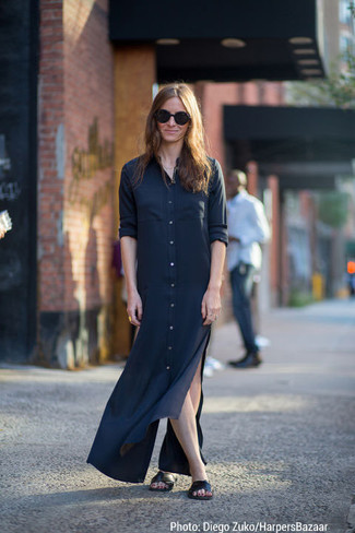 С чем носить темно-синее платье-рубашку