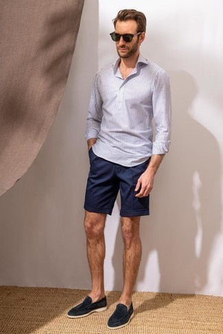 Какие лоферы носить с темно-синими шортами мужчине