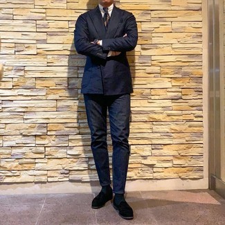 С чем носить темно-синий шелковый галстук мужчине