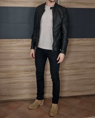 Какие бомберы носить с темно-синими зауженными джинсами мужчине