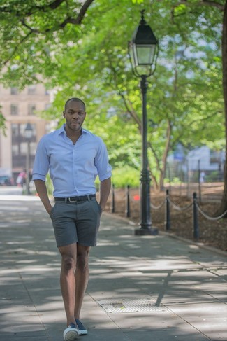 С чем носить темно-синие слипоны мужчине