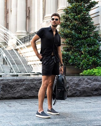 С чем носить темно-синие слипоны мужчине