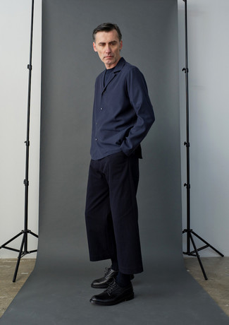 С чем носить темно-синие носки мужчине