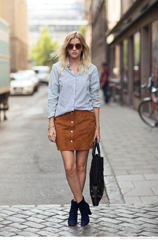 С чем носить темно-синие замшевые ботинки женщине