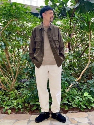 С чем носить темно-синие замшевые ботинки мужчине