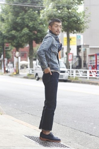 С чем носить темно-синие замшевые броги