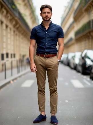 С чем носить темно-синие замшевые туфли дерби