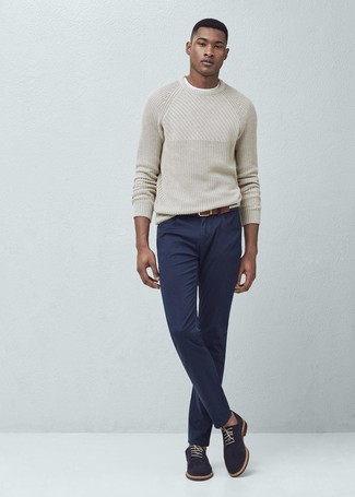 С чем носить темно-синие замшевые туфли дерби