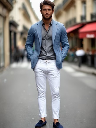 С чем носить темно-синие замшевые лоферы мужчине