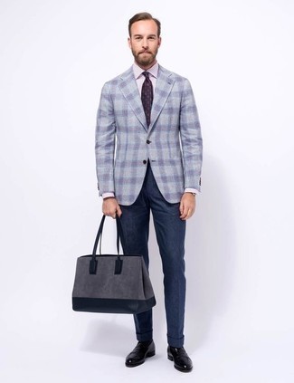 С чем носить темно-синюю замшевую большую сумку мужчине