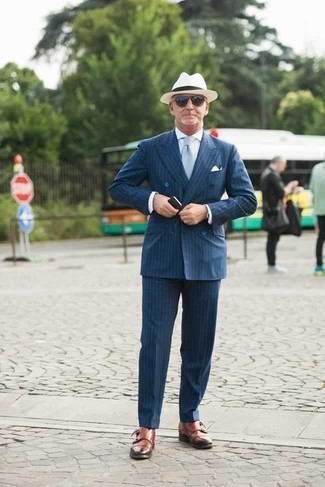 Как носить темно-синий костюм с коричневыми кожаными монками