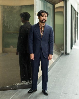 Какие ботинки челси носить с темно-синим костюмом