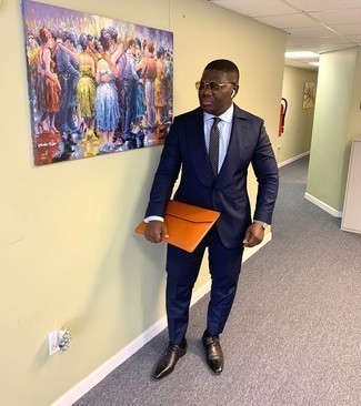 Какие туфли дерби носить с темно-синим костюмом