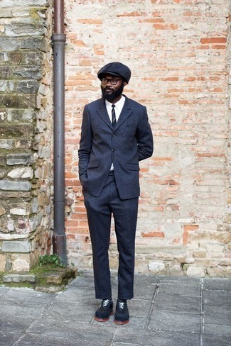 С чем носить темно-синий костюм весна