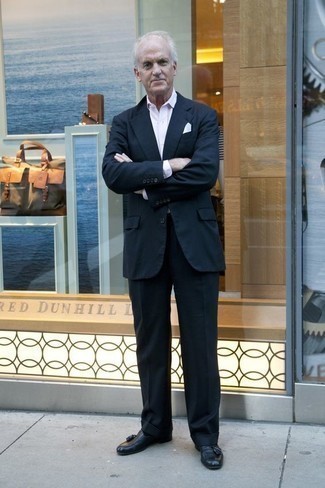 С чем носить темно-синий костюм за 60 лет