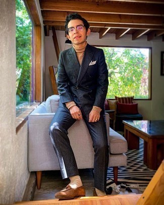 С чем носить темно-синий костюм весна