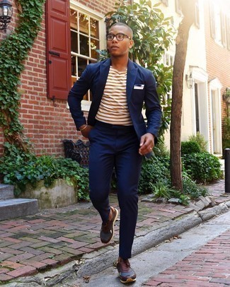 С чем носить темно-синий костюм в 20 лет