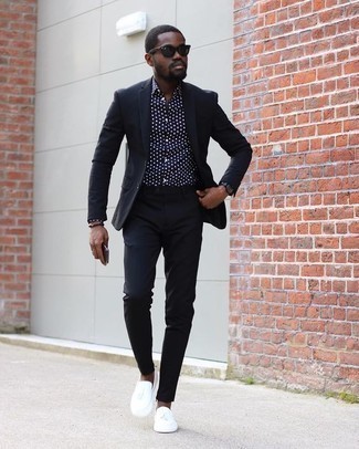 Какие слипоны носить с темно-синим костюмом