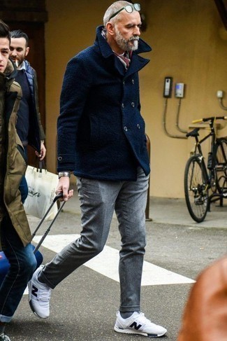 С чем носить темно-синий чемодан мужчине