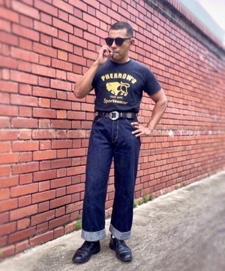 С чем носить темно-синие солнцезащитные очки мужчине