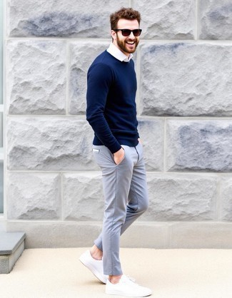 С чем носить темно-синий свитер мужчине