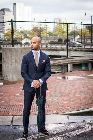 Какие туфли дерби носить с темно-синим костюмом-тройкой