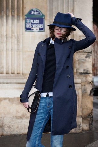 С чем носить темно-синий плащ в 30 лет женщине