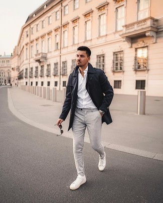 С чем носить темно-синий плащ мужчине