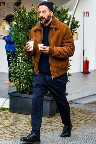 Какие туфли дерби носить с темно-синей водолазкой