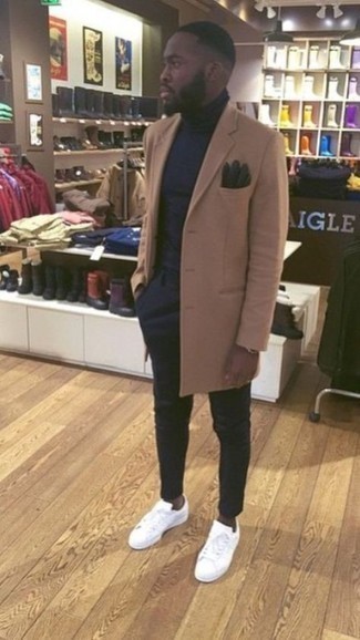 Какие низкие кеды носить с темно-синей водолазкой мужчине