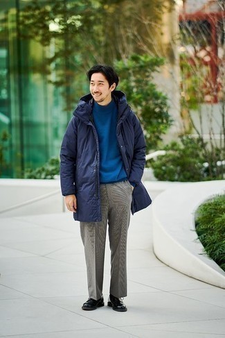 Какие парки носить с темно-синей водолазкой мужчине