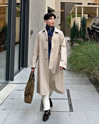 Какие плащи носить с темно-синей водолазкой мужчине