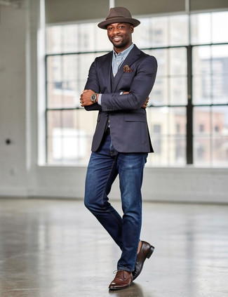 Какие пиджаки носить с темно-синим жилетом