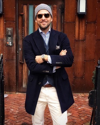 Как носить темно-синий жилет с темно-синим длинным пальто