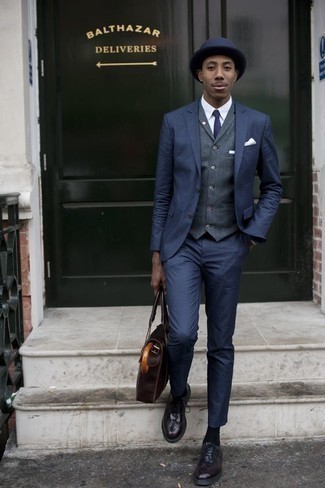 Как носить темно-синий жилет с темно-синим костюмом