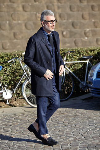 Какие длинные пальто носить с темно-синим жилетом