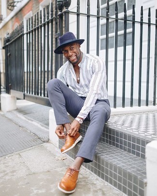 С чем носить темно-синюю шерстяную шляпу мужчине