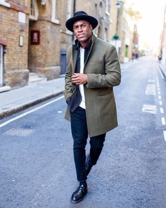 С чем носить темно-синюю шерстяную шляпу мужчине