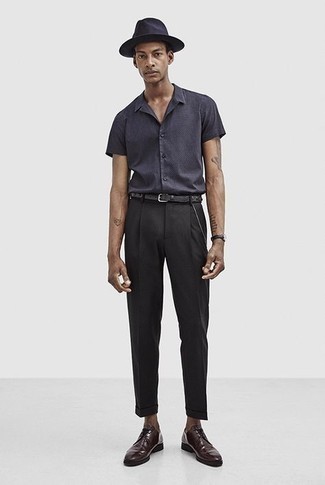 С чем носить темно-синюю шерстяную шляпу мужчине