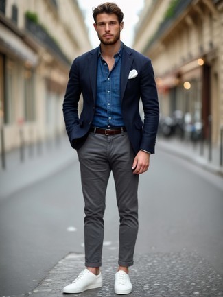 С чем носить темно-синюю шерстяную куртку мужчине