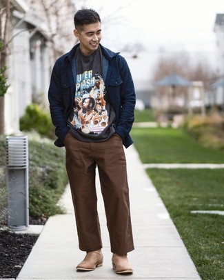 С чем носить темно-синюю шерстяную рубашку с длинным рукавом мужчине