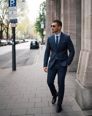 С чем носить темно-синий шерстяной костюм
