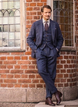 С чем носить темно-синий шерстяной костюм-тройку