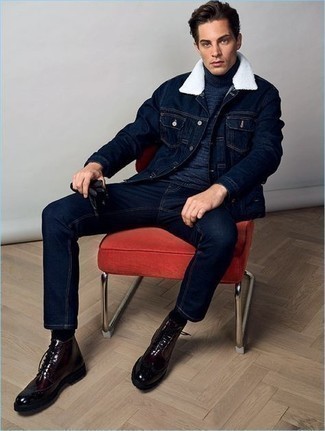 С чем носить темно-синюю шерстяную водолазку мужчине