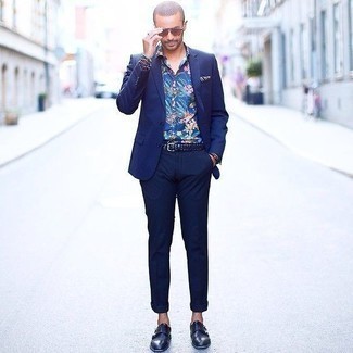 С чем носить темно-синий плетеный ремень мужчине