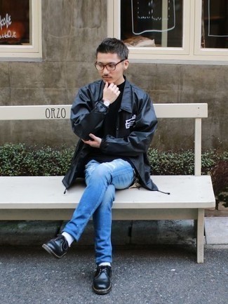 С чем носить нейлоновую куртку-рубашку мужчине