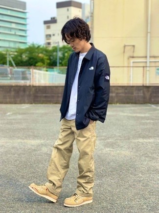 С чем носить нейлоновую куртку-рубашку мужчине