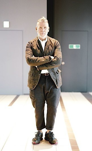 Какие пиджаки носить с оливковыми кроссовками мужчине